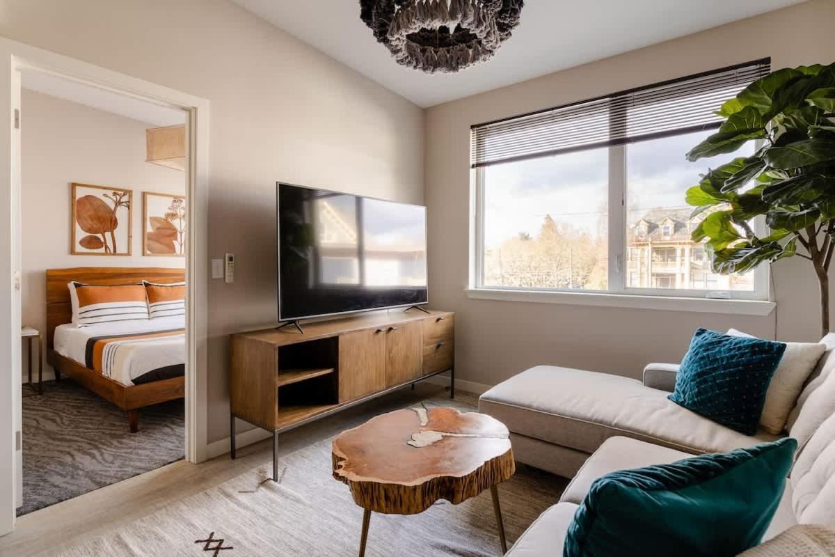 Stylish 1br W 90 Walkscore Apartment *
